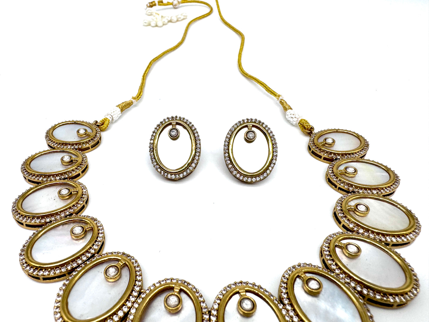 Esha Mother of Pearl Necklace Set