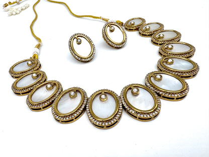 Esha Mother of Pearl Necklace Set
