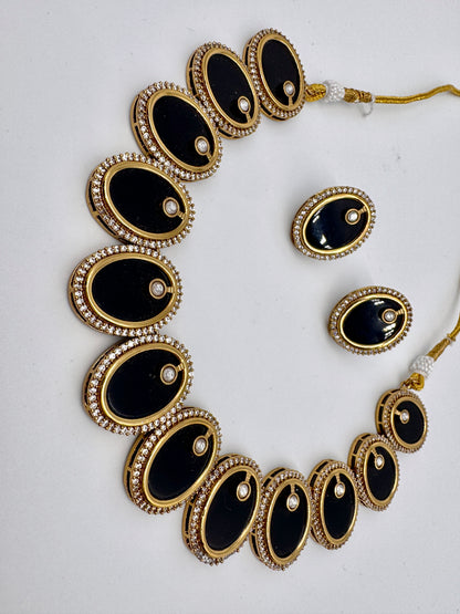 Esha Black Oval Necklace Set