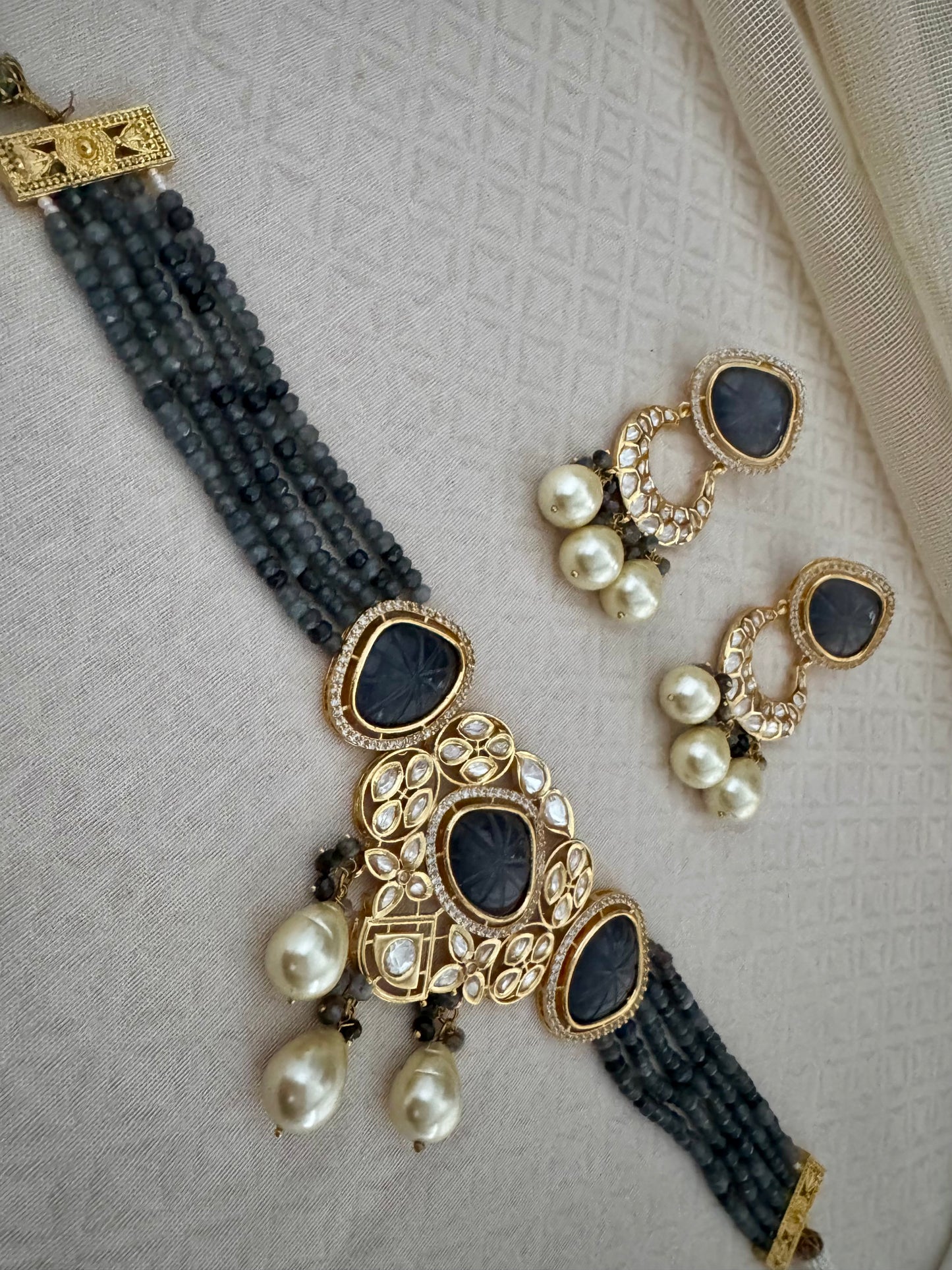 ROSHNI GRAY KUNDAN CZ CHOKER SET