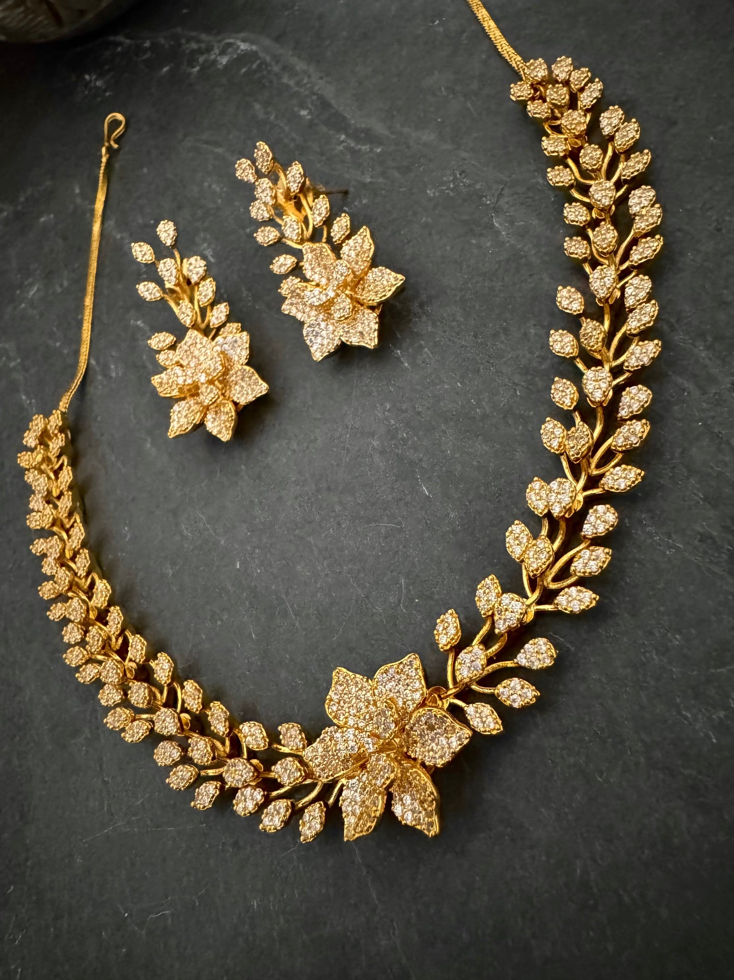 MIA CZ FLORAL GOLD NECKLACE SET
