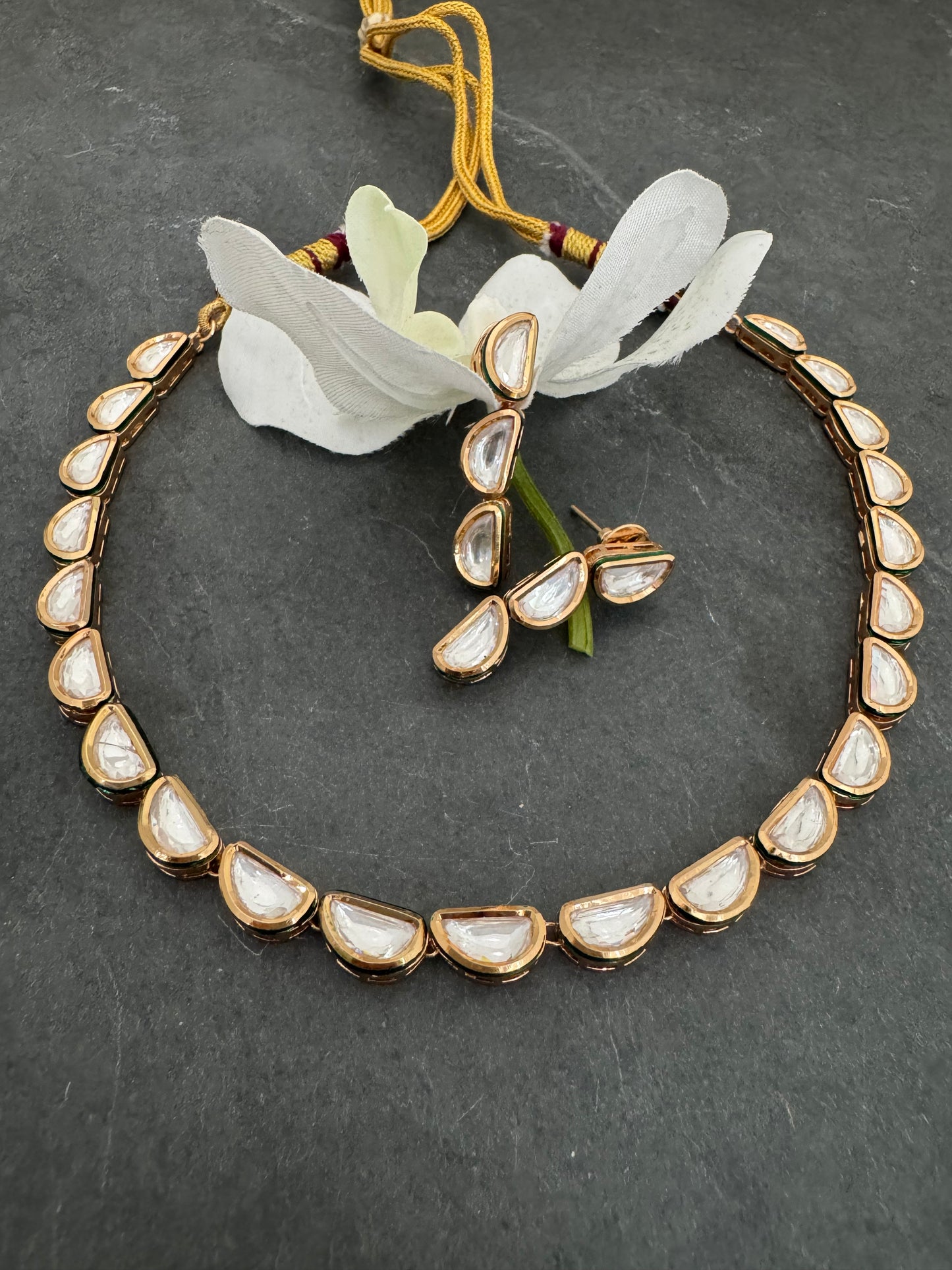 LARA KUNDAN STRING NECKLACE SET