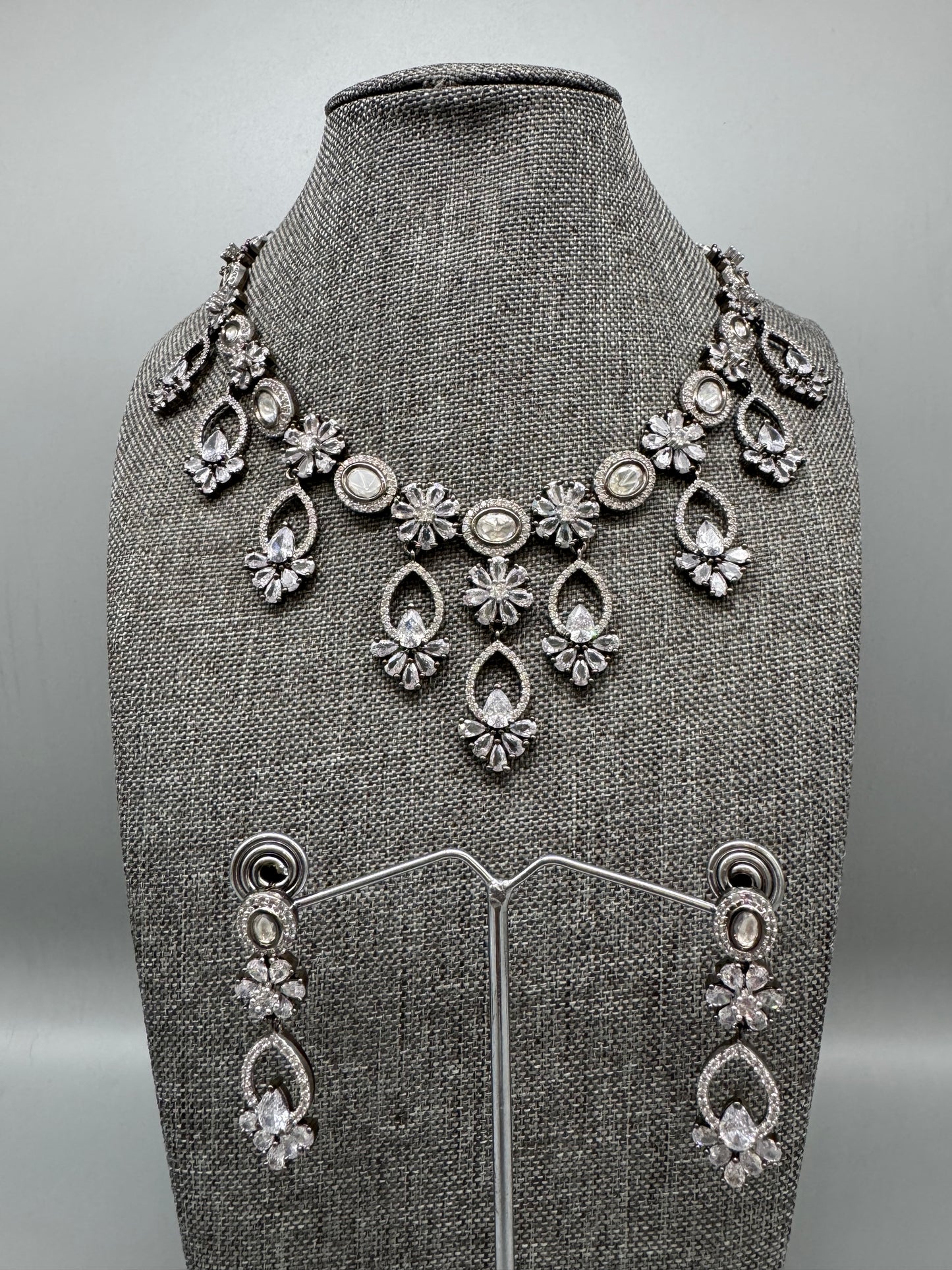 VERA VICTORIAN CZ NECKLACE SET