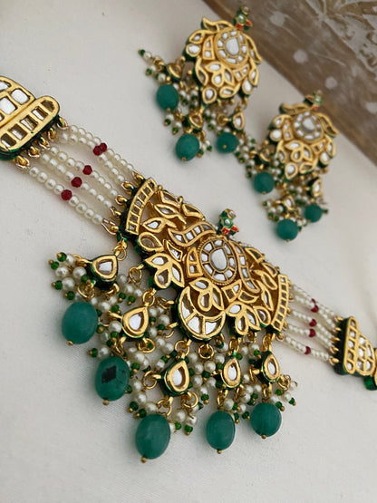 AKRITI KUNDAN CHOKER SET