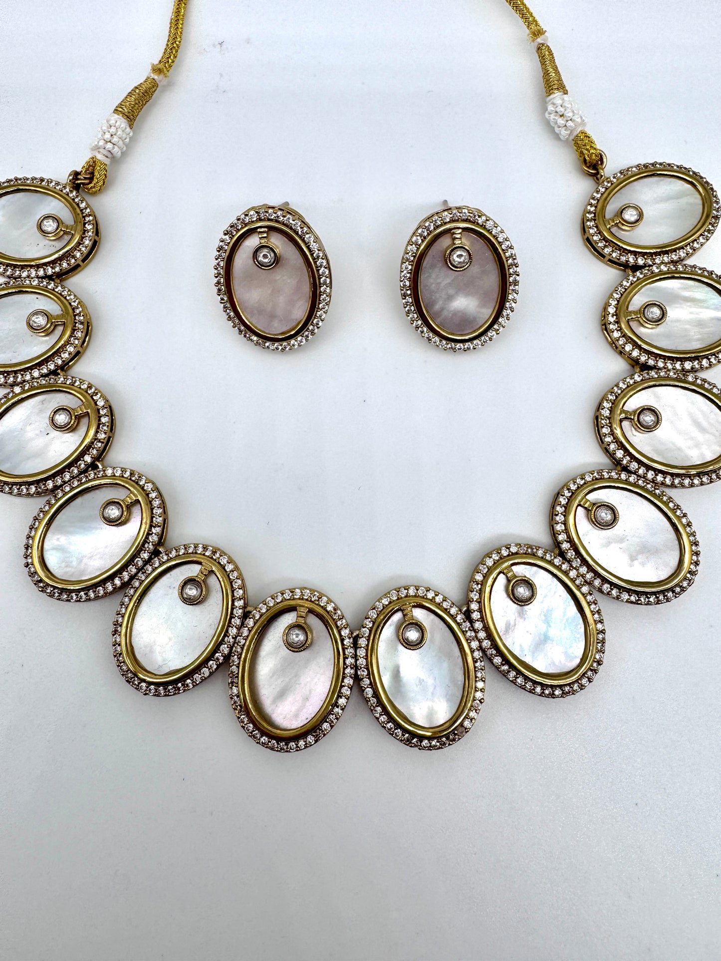 Esha Mother of Pearl Necklace Set