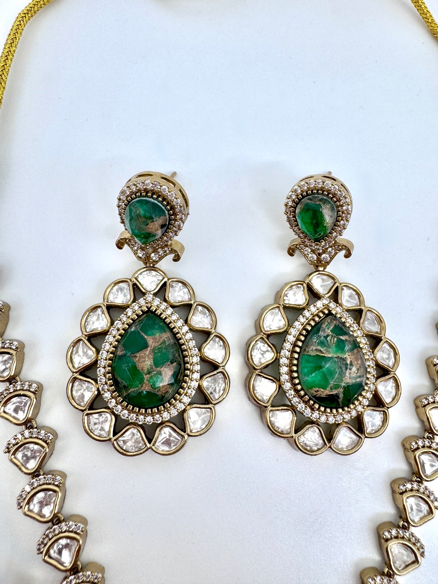 Devika Green Agate Pendant Necklace Set