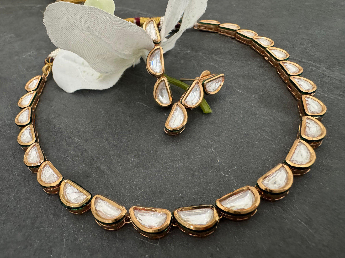 LARA KUNDAN STRING NECKLACE SET