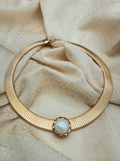 Allaya Magnetic Gold Hasli Necklace with Pearl Magnetic button