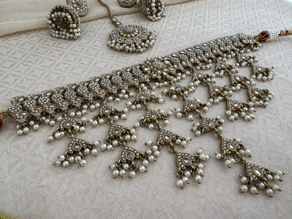 ZEESHA BOHO PEARL FRINGE CHOKER SET