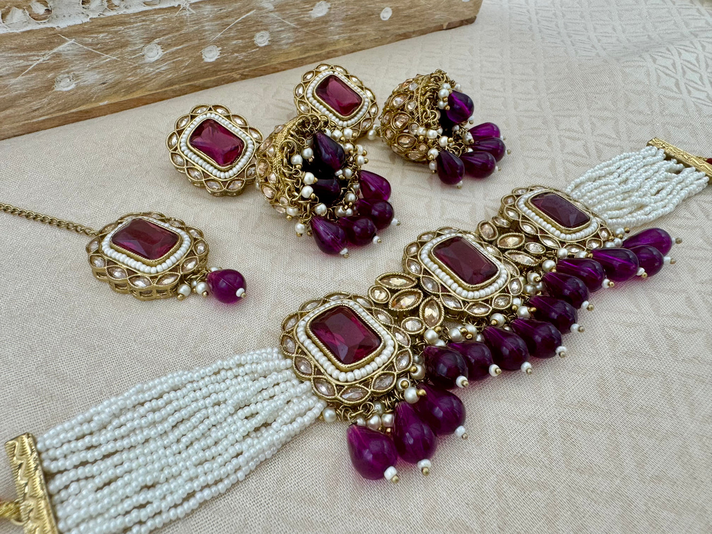 SANYA ANTIQUE GOLD RECTANGULAR CHOKER SET