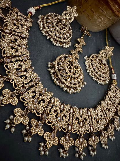 SUKRITI PEARL NECKLACE SET