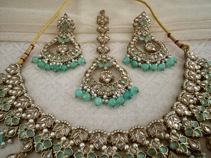 VEDA PASTEL GREEN NECKLACE SET