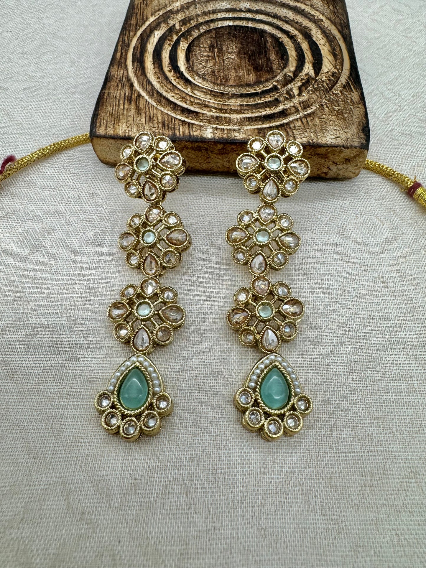 RIMAYA PASTEL GREEN NECKLACE SET