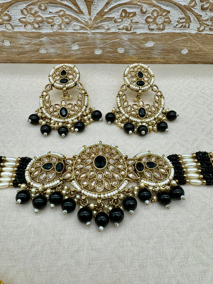 MIRA ANTIQUE GOLD CHOKER SET