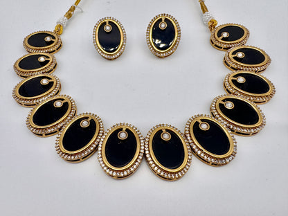 Esha Black Oval Necklace Set