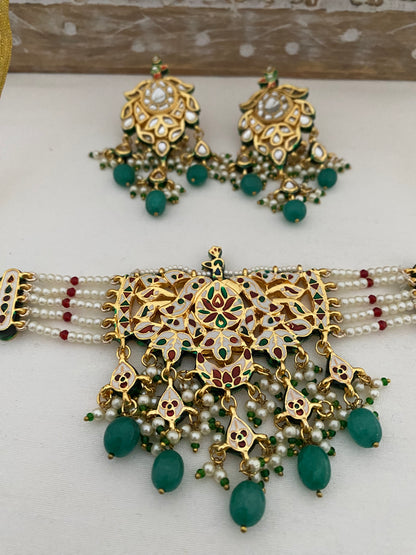 AKRITI KUNDAN CHOKER SET