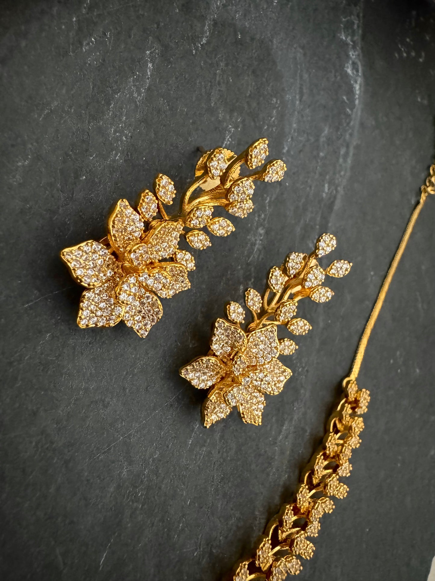 MIA CZ FLORAL GOLD NECKLACE SET