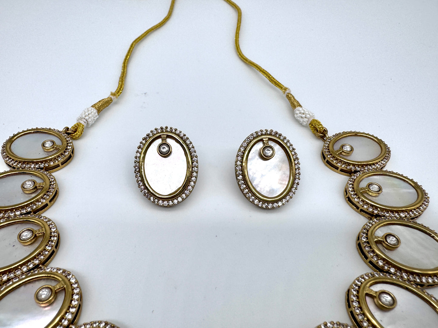 Esha Mother of Pearl Necklace Set