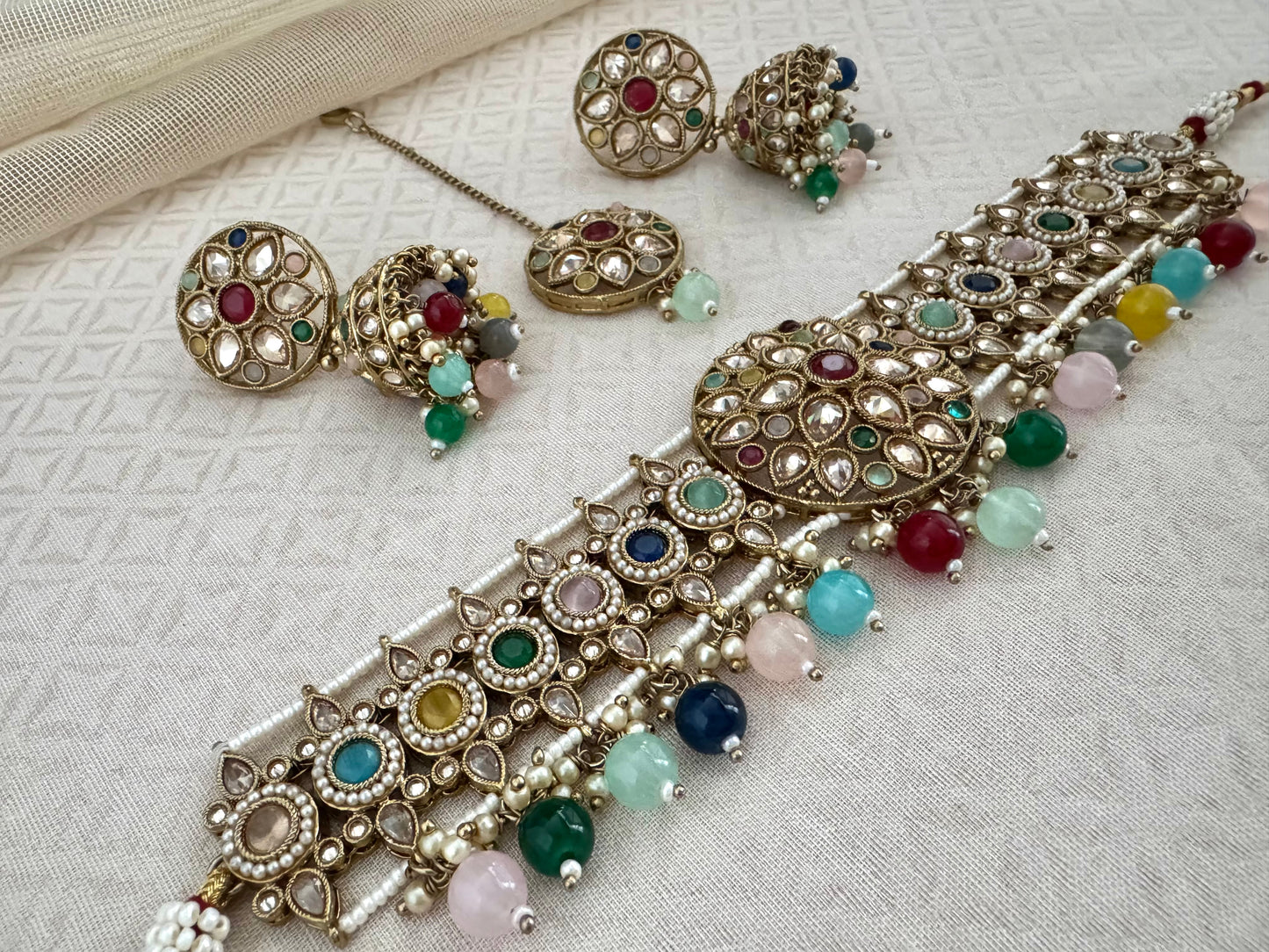 INAYA NAVRATAN MULTICOLOR CHOKER SET