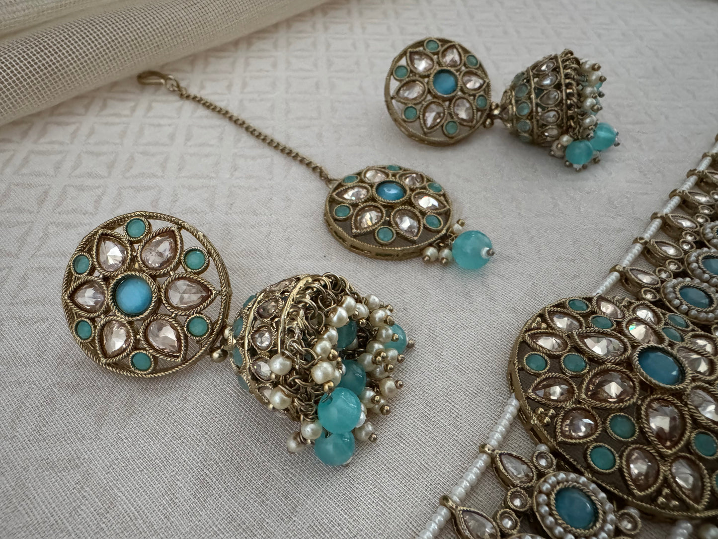INAYA TURQUOISE BLUE CHOKER SET