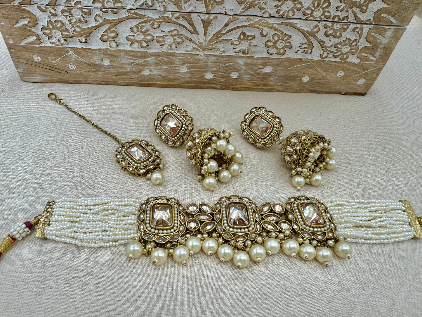 SANYA ANTIQUE GOLD RECTANGULAR CHOKER SET