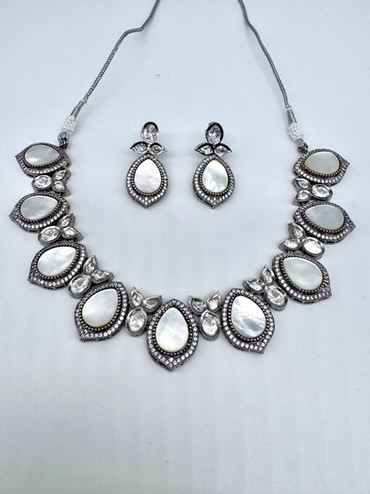 Prisha Mother of Pearl Necklace Set