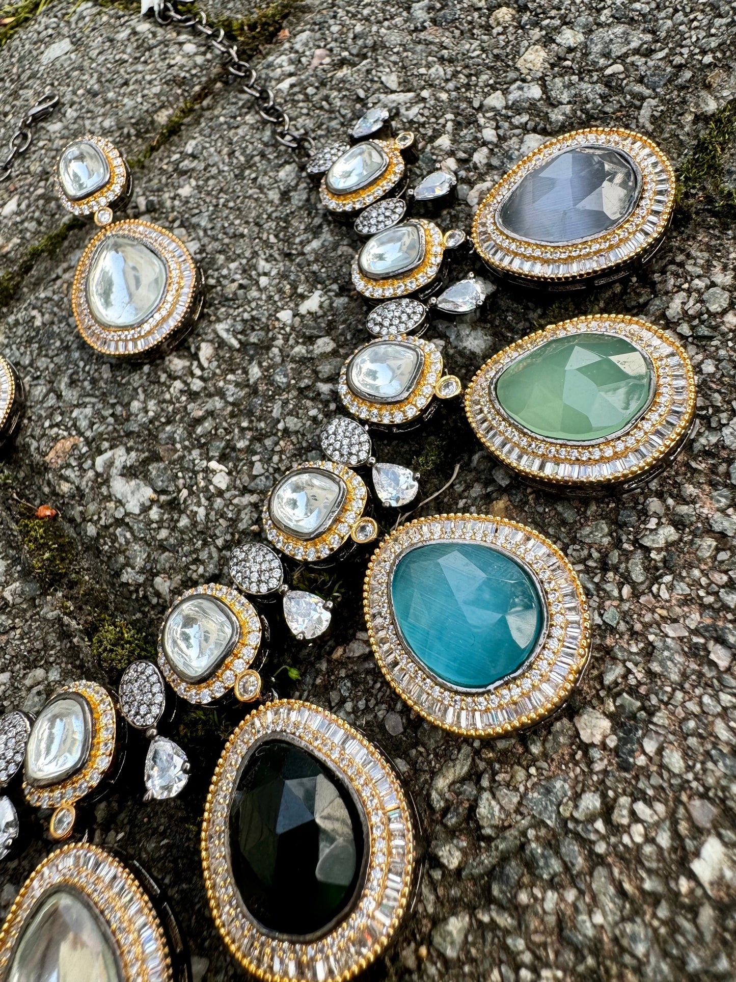 KASHNI NAVRATAN-CZ VICTORIA NECKLACE SET