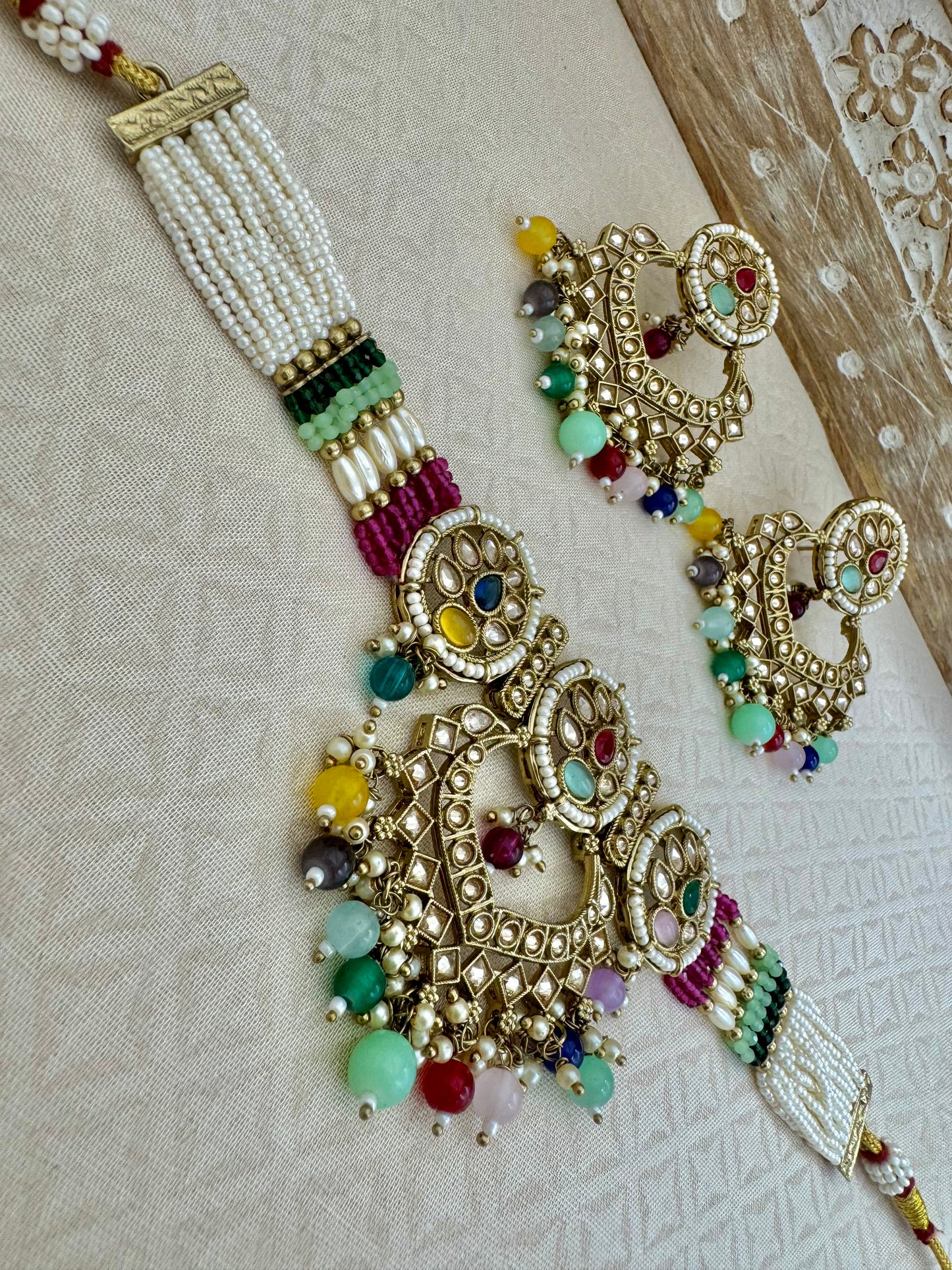 SAMIRA ANTIQUE GOLD CHOKER SET