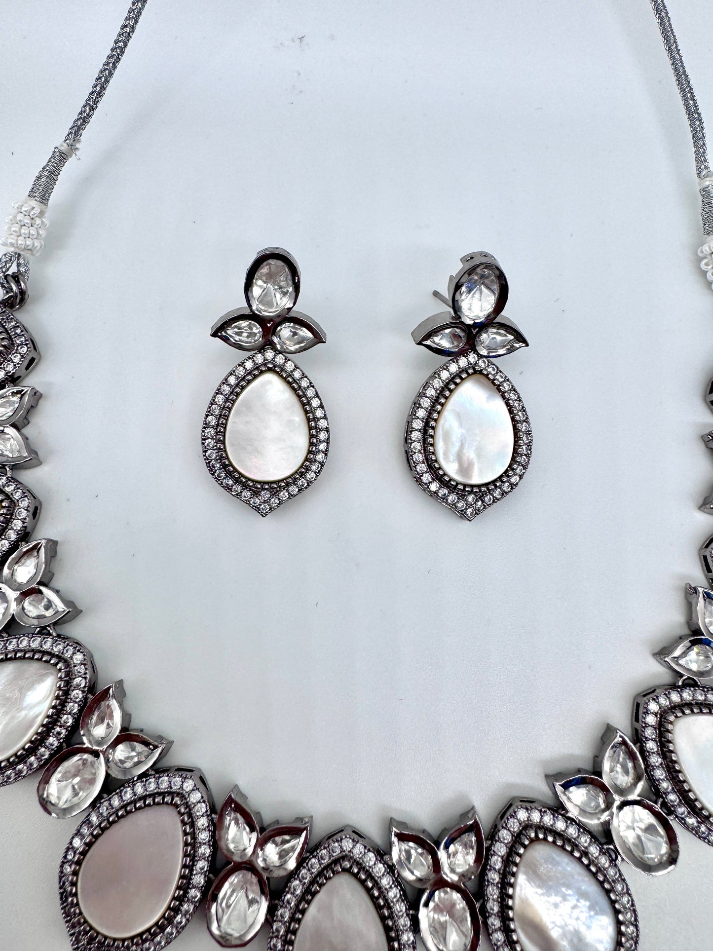 Prisha Mother of Pearl Necklace Set