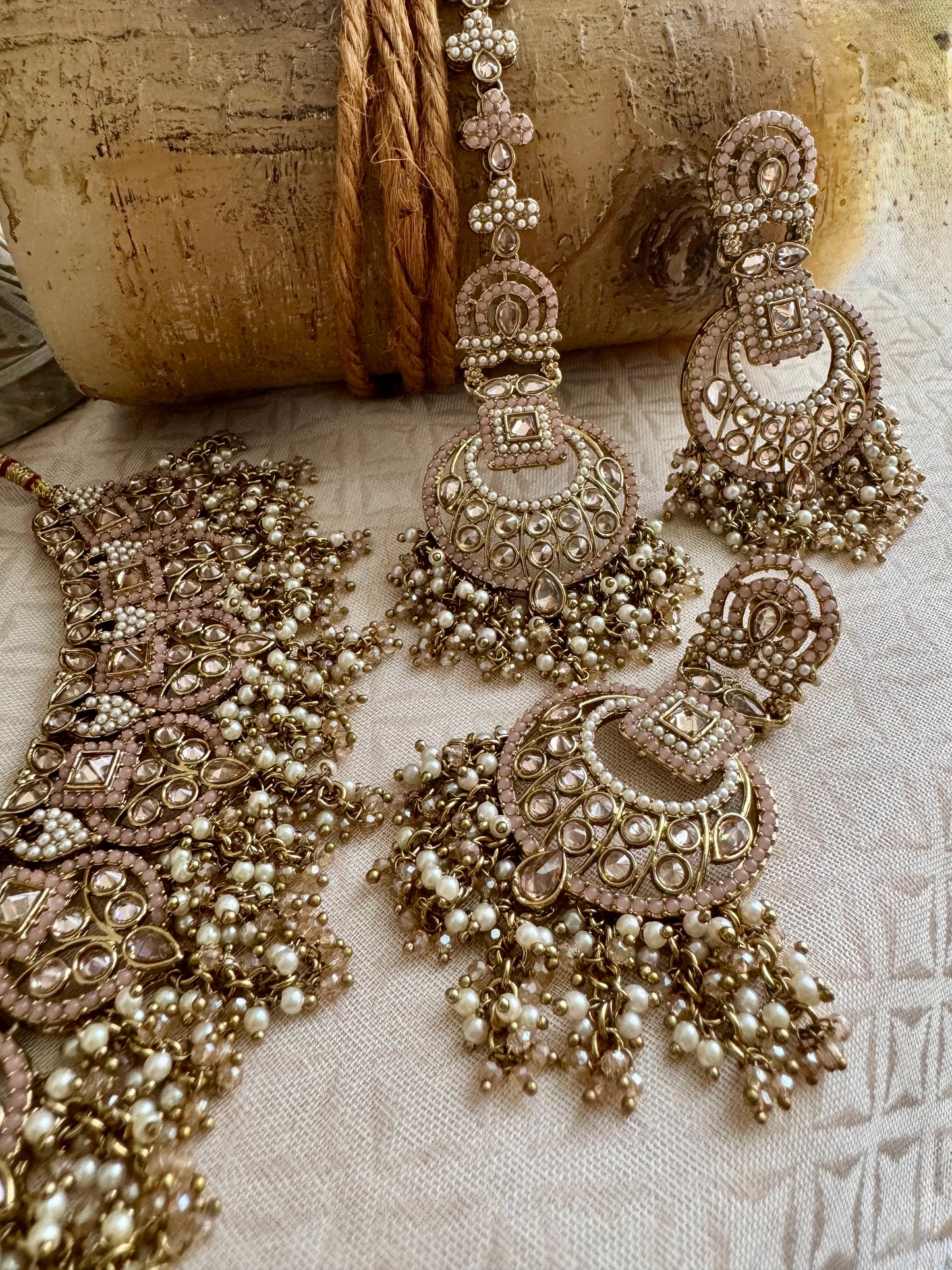 LEAH LIGHT PINK NECKLACE SET
