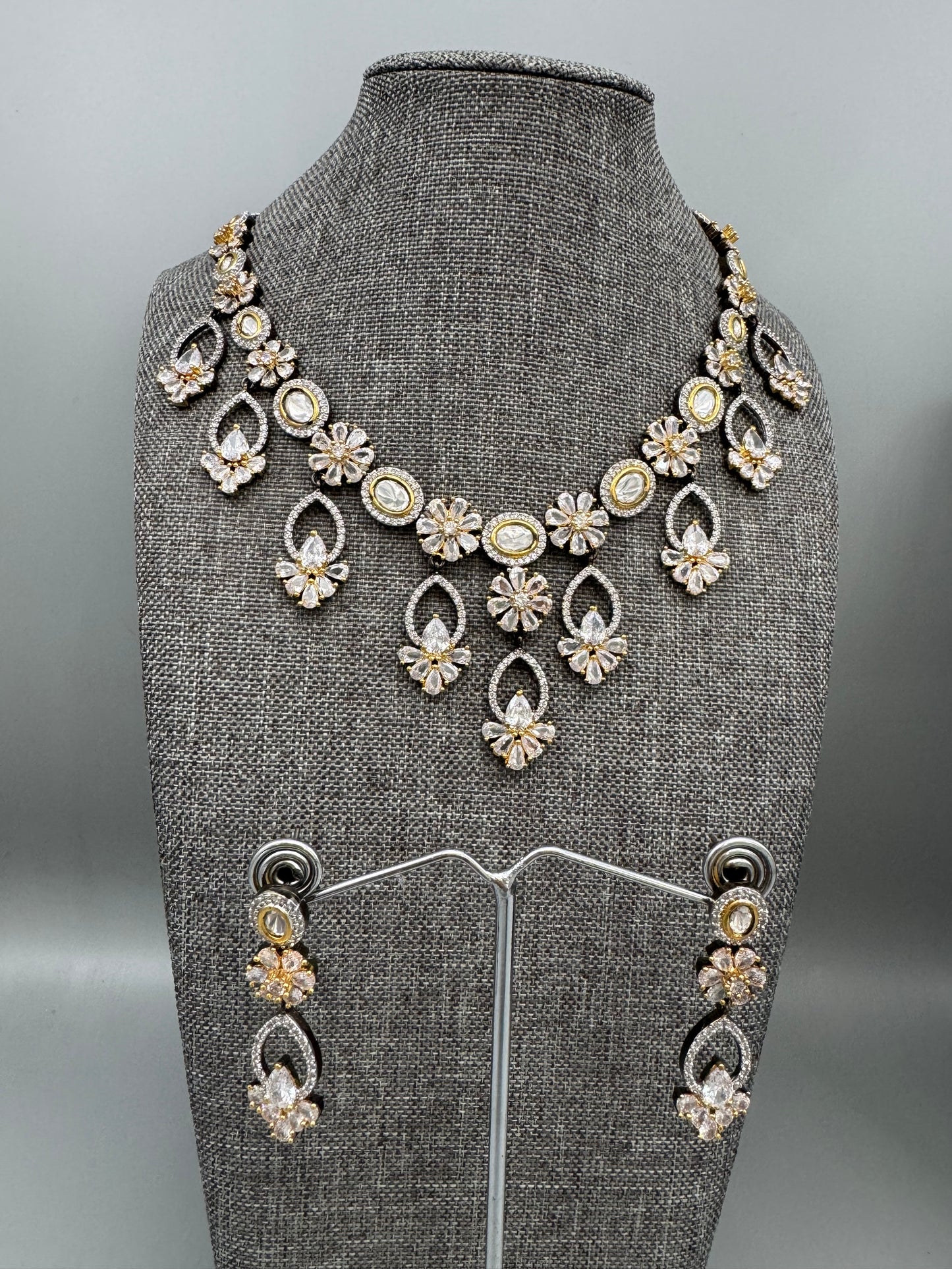 VERA TWO-TONE VICTORIAN CZ NECKLACE SET