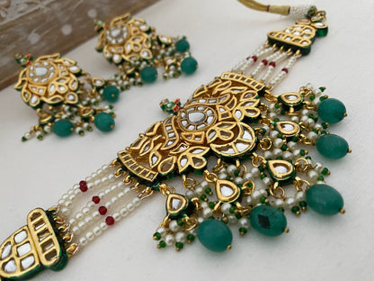 AKRITI KUNDAN CHOKER SET