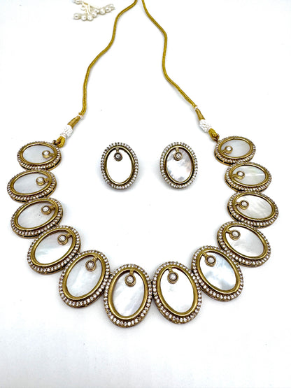 Esha Mother of Pearl Necklace Set