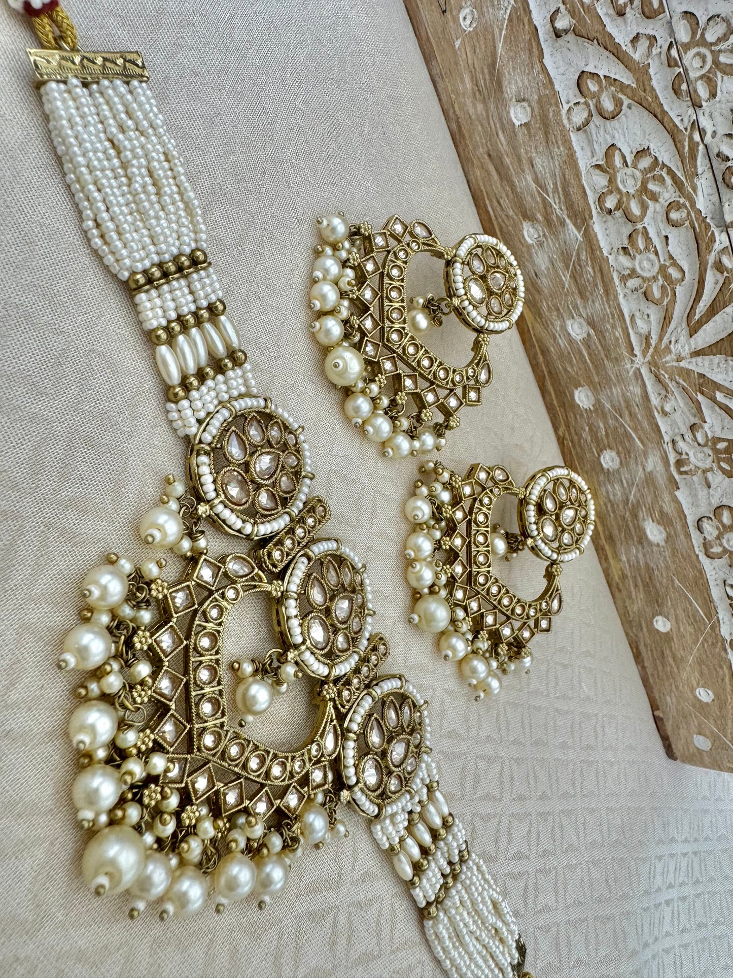 SAMIRA ANTIQUE GOLD CHOKER SET